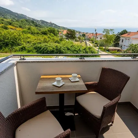 Dosen Couette-café Baška